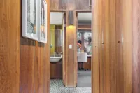 3 Bedroom Tree-House on Stilts!