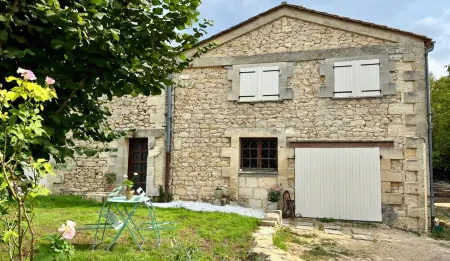 Maison au Cœur des Vignes à 1km du Centre de Saint-émilion Pour Pro et Familles Отели в г. Сен-Кристоф-Де-Бард