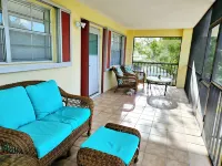 Tropical Canal-front Cottage in the Lower Florida Keys