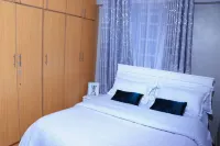 Britneys' chill spot Hotels in Kisii