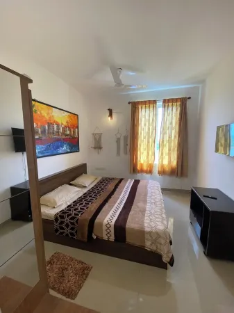 2BHK Lake View Barcelona Theme Apartment - Chennai Отели рядом с достопримечательностью «Shirdi Saibaba Temple»
