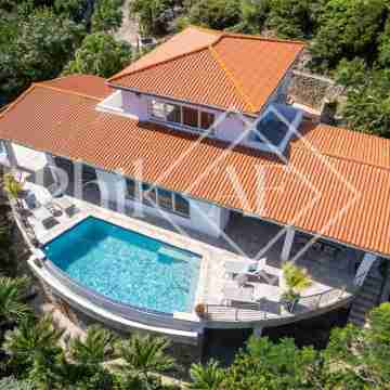 Beautiful 6 Bed-rooms Villa at Dawn Beach Hotel Exterior