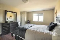 Executive 4BD/3BA home with Free Parking|Wi-fi|Office|Views|Park Access