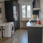 INPARMA WEST bright/silent/equipped, bus, stores and restaurants nearby.