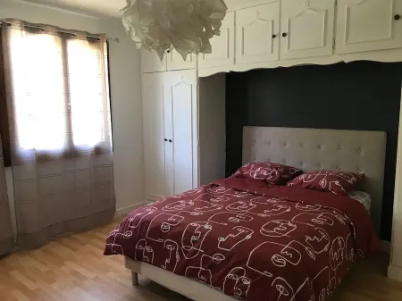 Beau Appartement Calme et Ensoleillé Parisdisney Отели рядом со станцией Noisy Mont D'est railway station