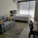 Comfy studio in welcoming Santa Cruz