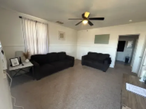 1 bed duplex near downtown Belleville next to heart garden and long story coffee