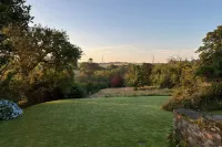 Tregrylls Barton a Stunning & Stylish Cornish Barn Retreat Hotels in Camelford