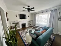 A luxury vintage condo close to lakefront and minutes from downtown! Các khách sạn ở Cook County