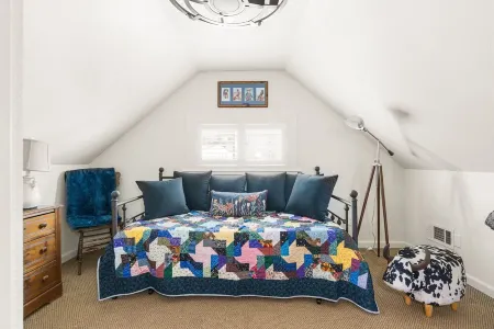 Historic Gem in Virginia City Отели рядом с достопримечательностью «Fourth Ward School Museum»