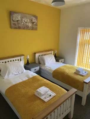 Coronation Place Hotels in Aberfan