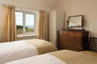 Gregor's Cottage: Best coastal view, luxury inside Hotels near The Lindisfarne Gospel Garden
