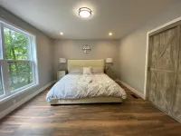 Lafontaine Beach House - HOT TUB & SAUNA