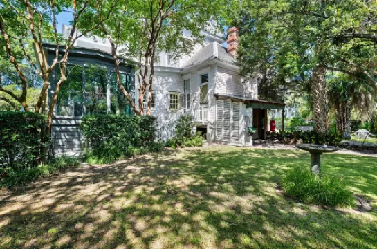 Walk Everywhere Downtown - 1Bed/1Bath Charleston Retreat - Dining & Nightlife