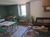 Apartment located in condominium camping, river access, park... train le Mastrou