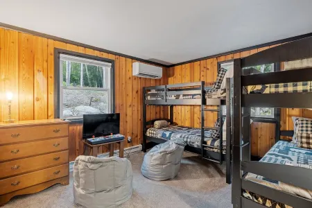 White Mountain Getaway;Hike and Ski Nearby