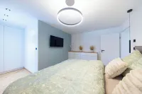 Flower magic on Lake Mondsee 몬드시 호텔