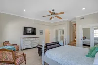 Cheerful 6-Bedroom Villa by the sea with hot tub