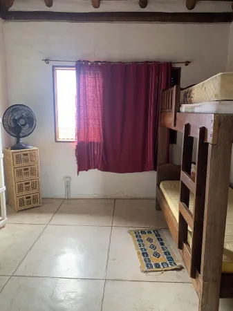 House with pool close to the beach in Barra do Sahy!