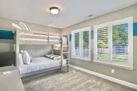 Treehouse Escape • River Access • Soak Under Stars