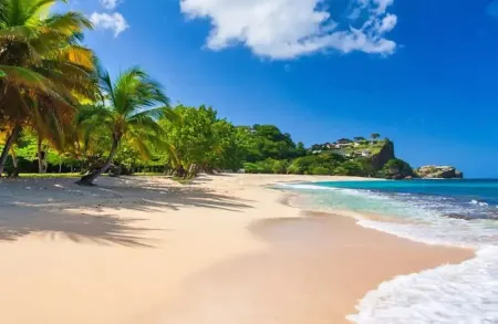 A personalized & Spacious Hilltop Orchard Villa- 5 min to the city.