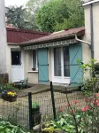 40 m2 house with small garden 20 minutes from the center of Paris door to door