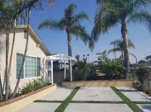 Entire Cozy Home with Enclosed Entertaining Patio Near Disneyland