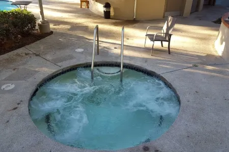 Beautiful condo on a golf course Отели рядом с достопримечательностью «Университет Калифорния Ирвайн»