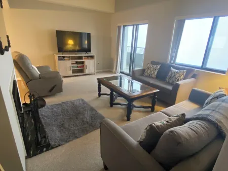 Charming 2-bedroom condo with fitness room and WiFi in fabulous Sugar Mountain