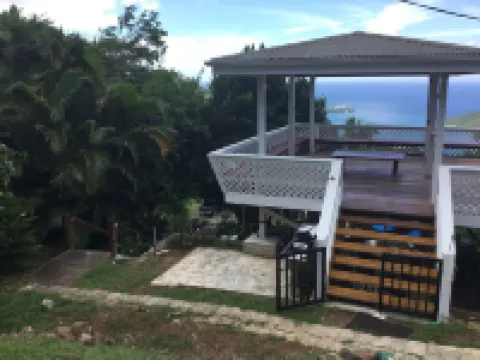 Charming 2-bedroom house in superb St Thomas with AC, WiFi