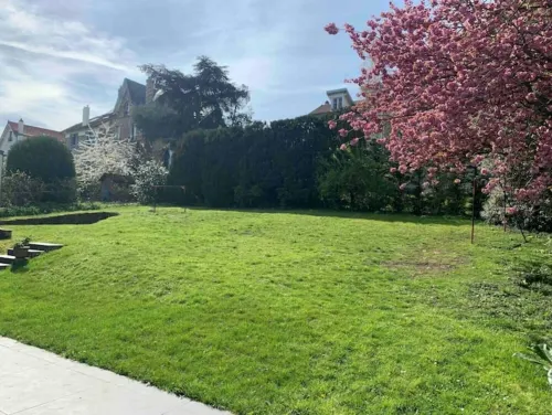 Maison Familiale Rénovée 280m Hotels in Louveciennes