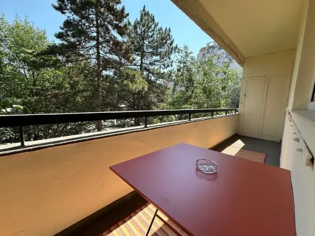 Charming 2-bedroom apartment with WiFi, AC in delightful Constanta - TOMIS