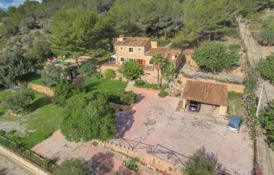 Amazing Villa in Alaró Hotels near Mallorca Fashion Outlet