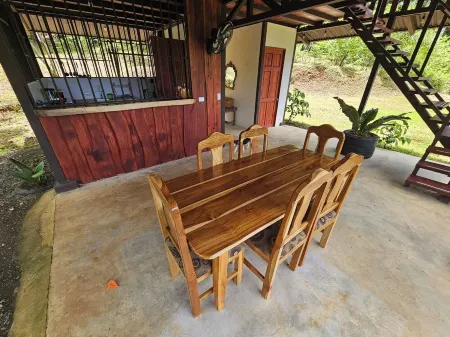 Superb 2-bedroom cabin in the Osa Penisula with stunning mountain and sea views