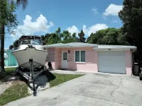 Charming 2-bedroom cottage in enjoyable Pinellas Park with AC, WiFi, and more