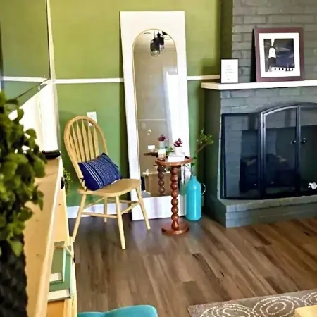 Step into a serene stay where electric charm meets cozy coastal tranquility. Отели в г. Потакет