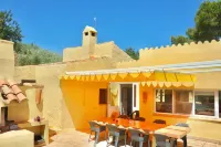 15 minutes to the sea, your vacation paradise in the middle of an olive grove! Các khách sạn ở Tortosa