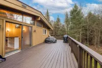 Peaceful chalet near Bromley, Magic, Okemo, Mount Snow, and Stratton