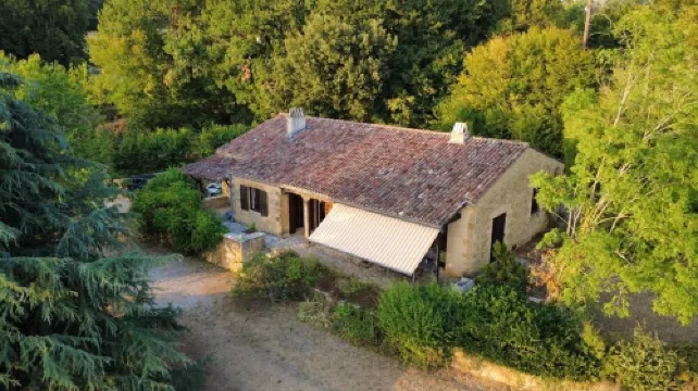 Stone house Les Chardonnerets with swimming pool