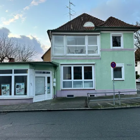 Large apartment in the center of Plön within walking distance to the lake/shops. Children's room