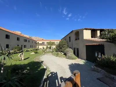 Two-room apartment B Capo d'Orso 주변 호텔