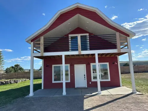 Luxury Red Barn at Stoney Farms NO CHOREs