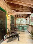Charming Log Cabin in Lake George