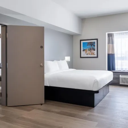 Microtel Inn & Suites by Wyndham Kanata Ottawa West