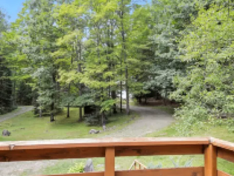 The Treehouse Lakes & Trails Cabin 3 Bedroom Cabin Hotels in Phelps