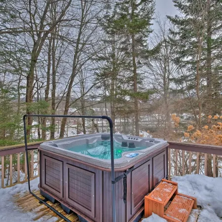 West Dover Vacation Rental w/ Hot Tub Near Mt Snow
