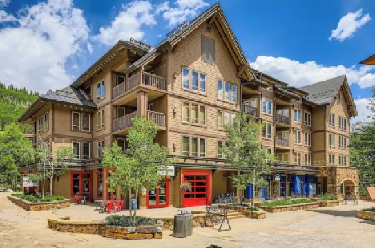 ★★Hot Tub in Building - Center Village Condo★★