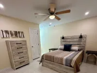 Charming 2-bedroom condo in fabulous Eagle Pass with AC, WiFi. Hotels in Rosita South