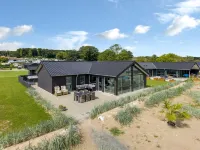 "Eino" - 30m from the Sea Hotels in Sjolund