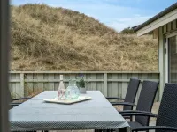 "Erwith" - 50m from the Sea